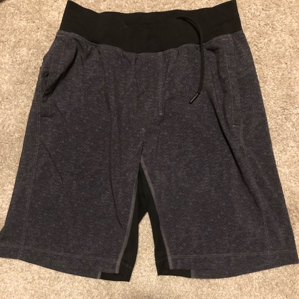 Lululemon pacebreaker short